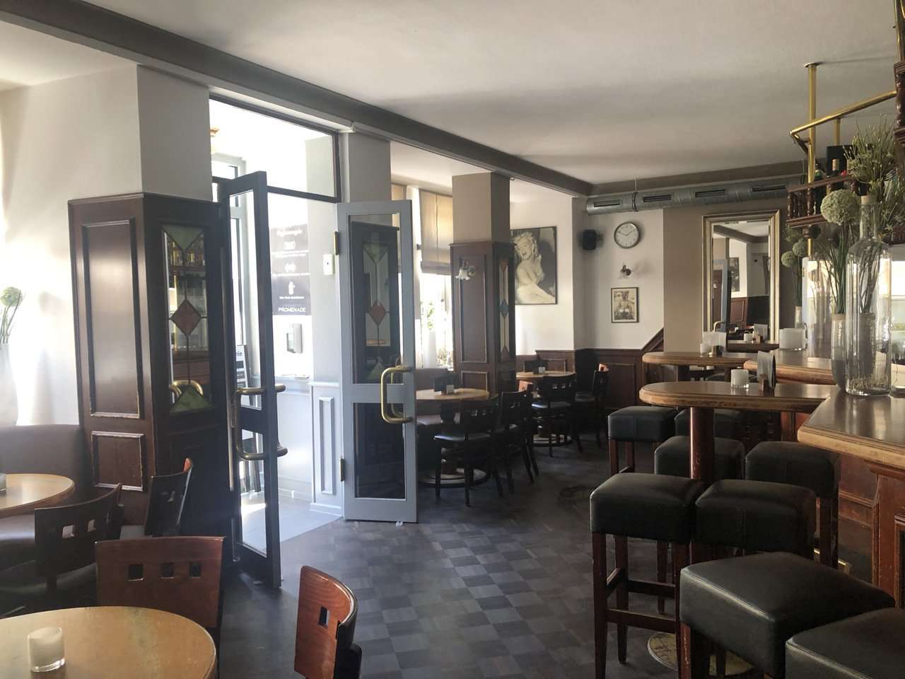 Cafe